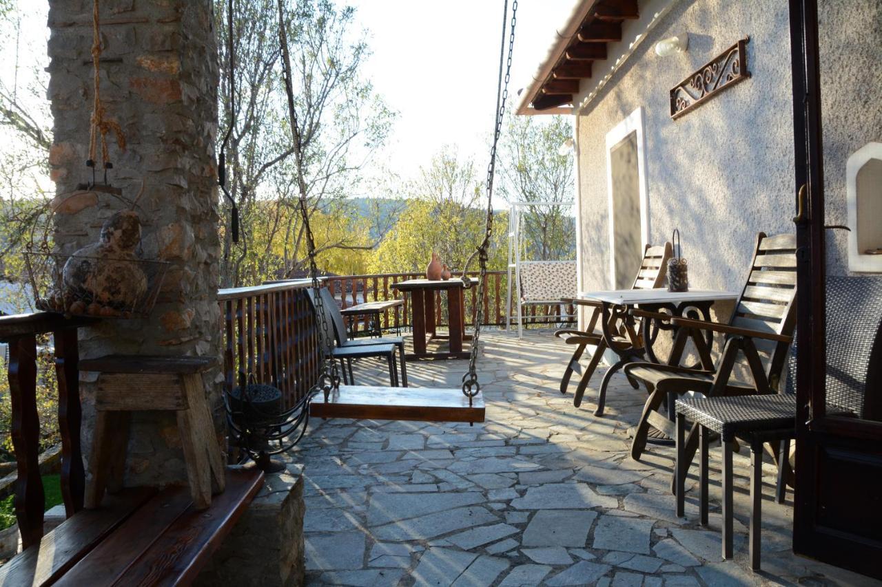 Giorgos' & Noula'S Cottage In Desfina Village- Near Delphi Exterior photo