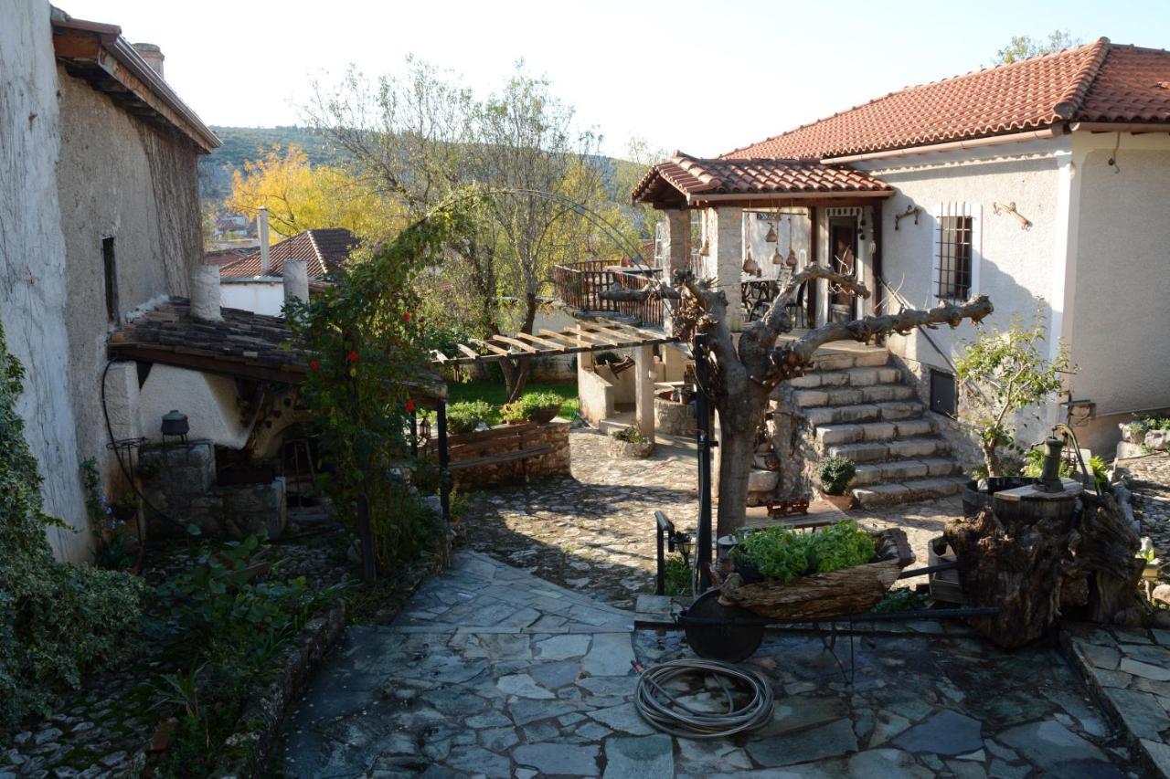 Giorgos' & Noula'S Cottage In Desfina Village- Near Delphi Exterior photo