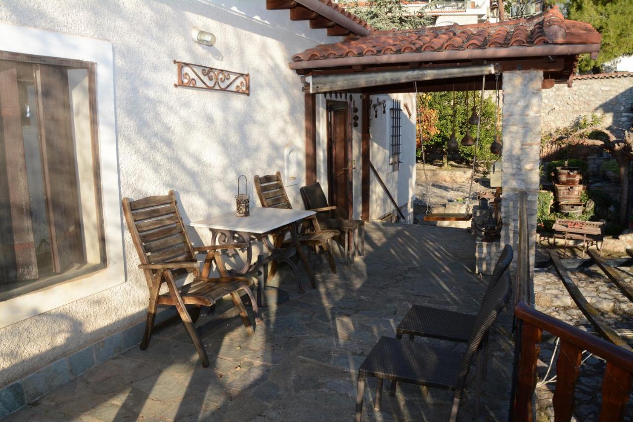 Giorgos' & Noula'S Cottage In Desfina Village- Near Delphi Exterior photo