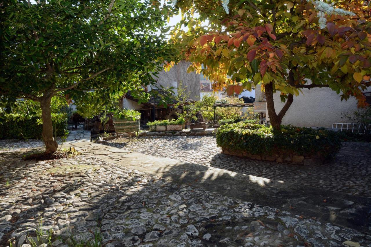 Giorgos' & Noula'S Cottage In Desfina Village- Near Delphi Exterior photo